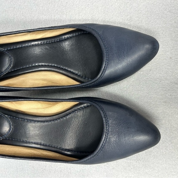 Frye Women's Heels Regina Pump Leather 9.5M Slip on Shoe Kitten Heel Blue. - Picture 6 of 12